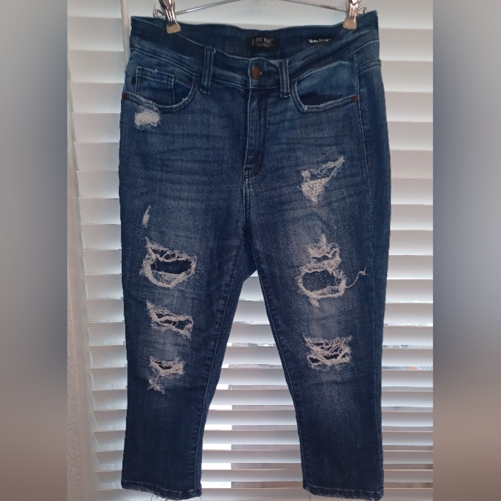 Judy Blue Skinny Fit Capris size 9/29 Distressed with backing